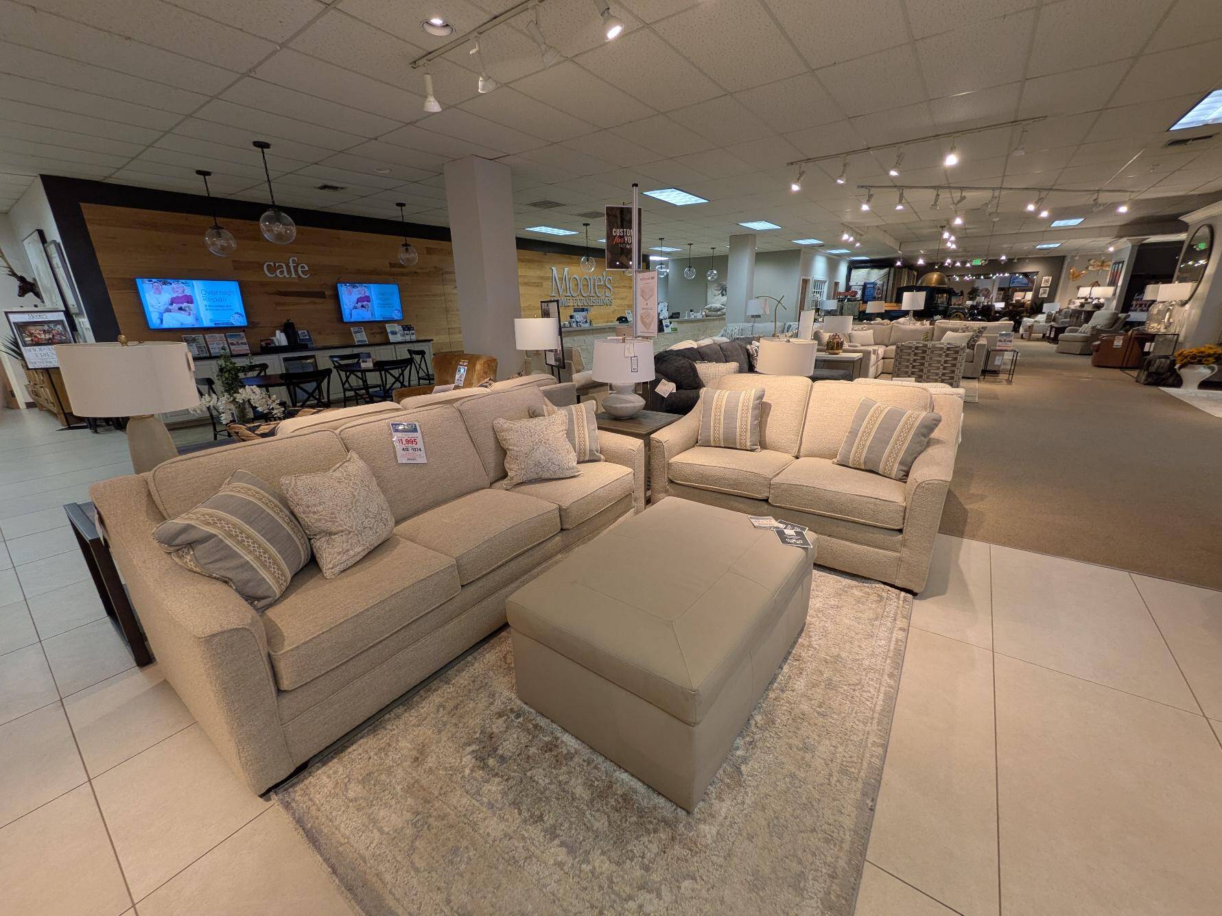 ENGLAND 4T05/06 SOFA AND LOVESEAT